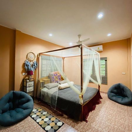 Beachfront Bungalow South Of Phuket Bagian luar foto
