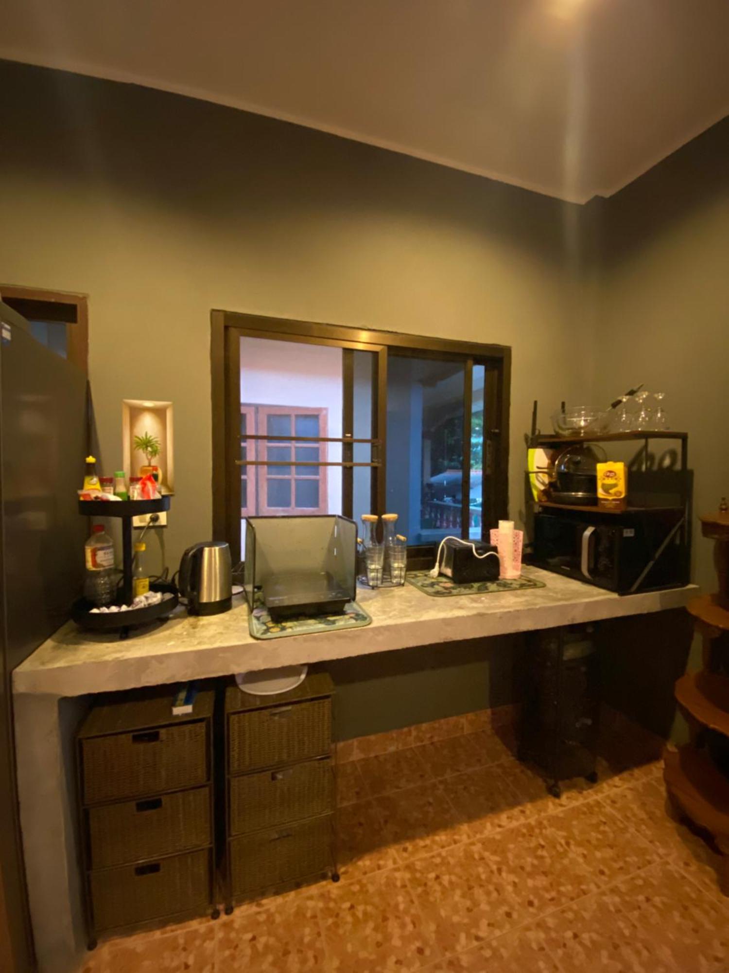 Beachfront Bungalow South Of Phuket Bagian luar foto