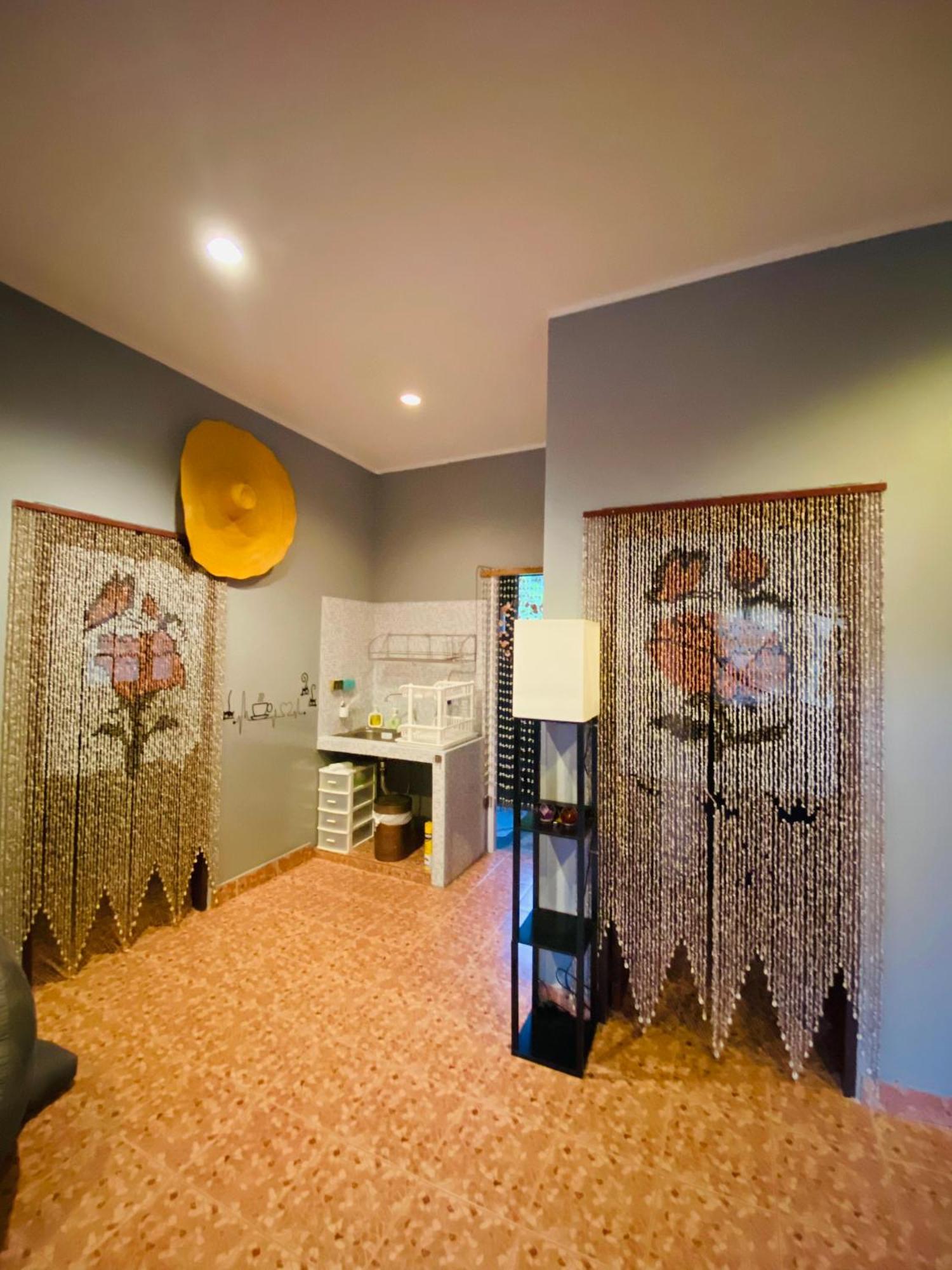 Beachfront Bungalow South Of Phuket Bagian luar foto