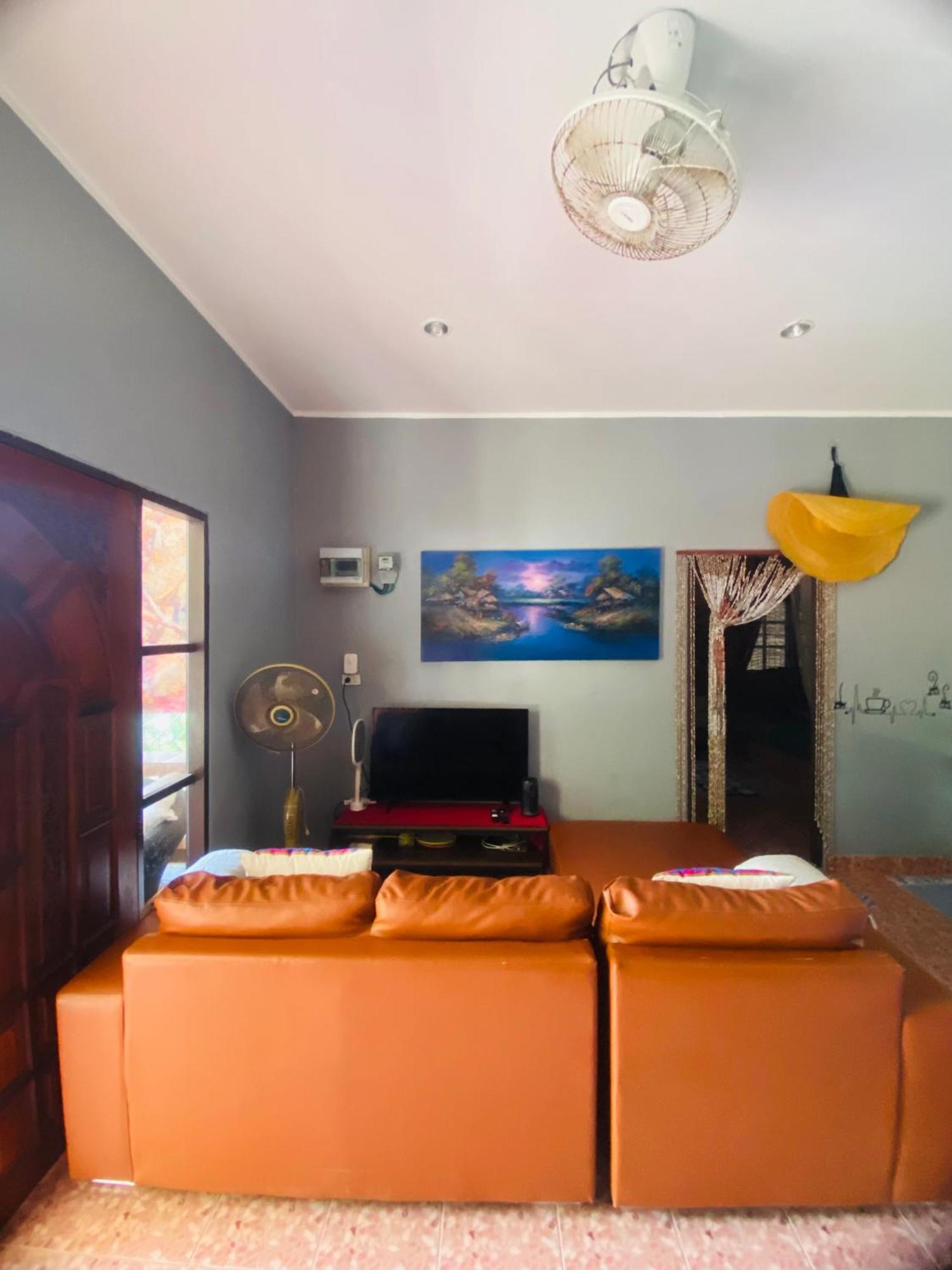 Beachfront Bungalow South Of Phuket Bagian luar foto