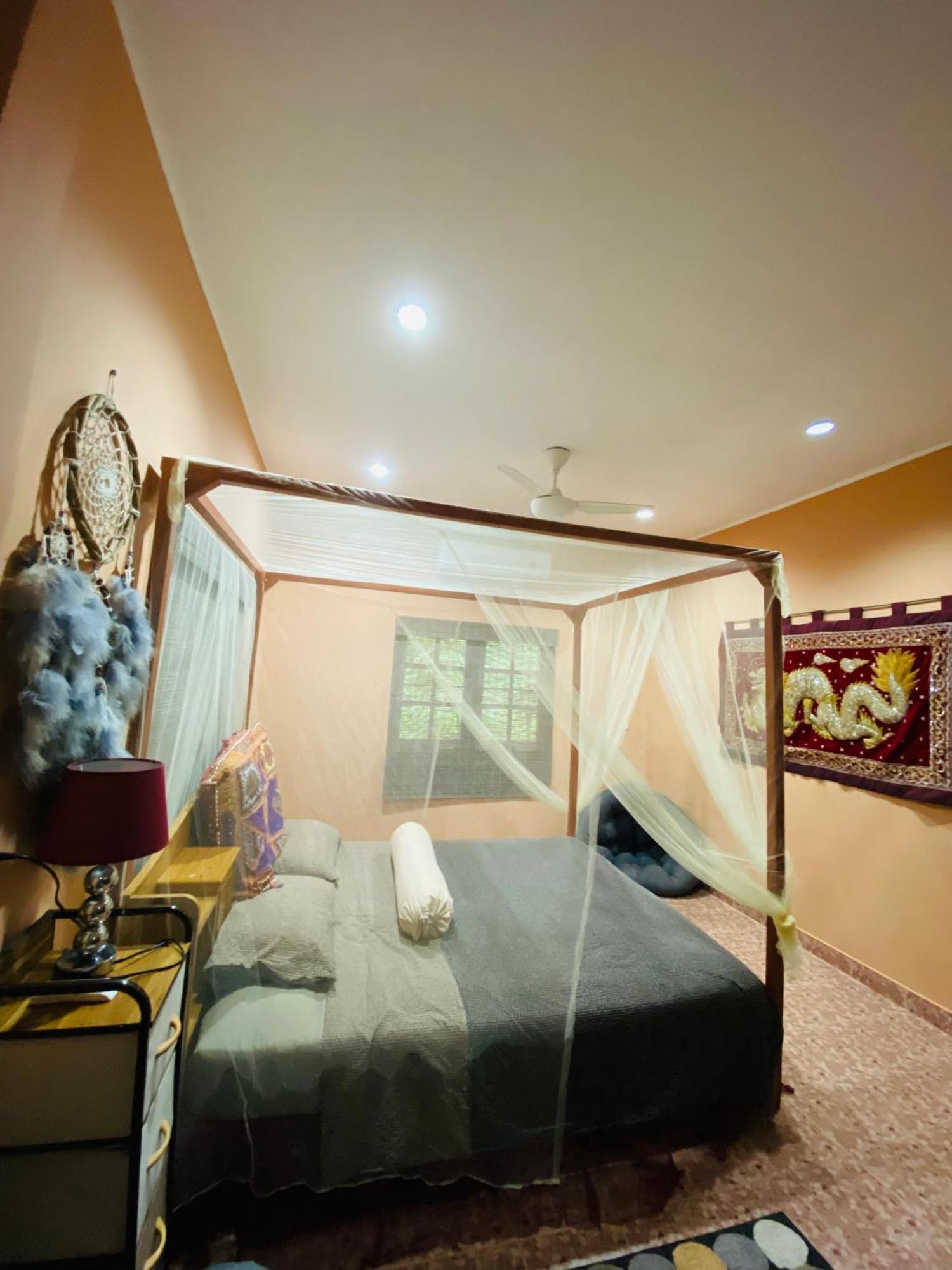 Beachfront Bungalow South Of Phuket Bagian luar foto