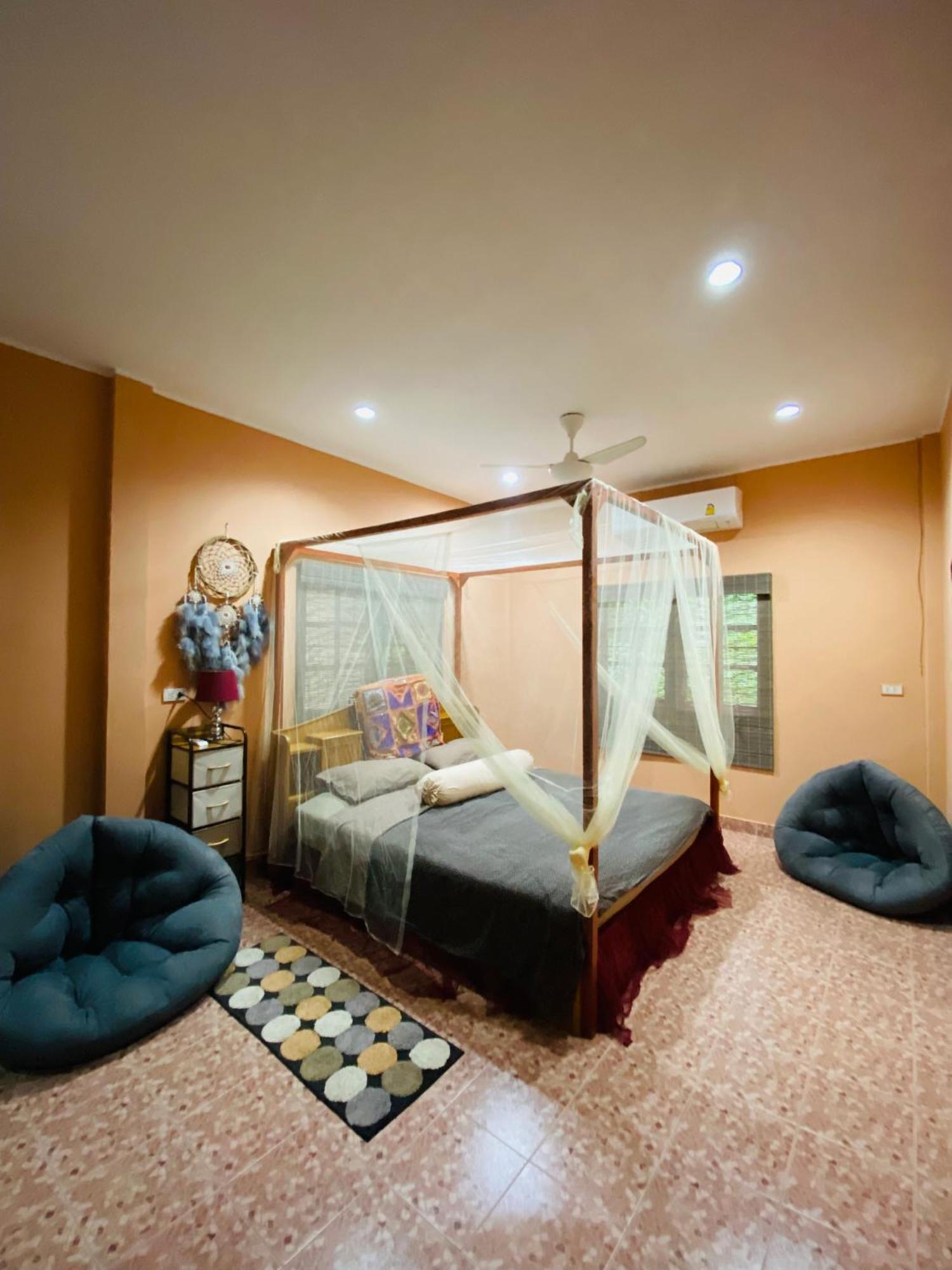 Beachfront Bungalow South Of Phuket Bagian luar foto