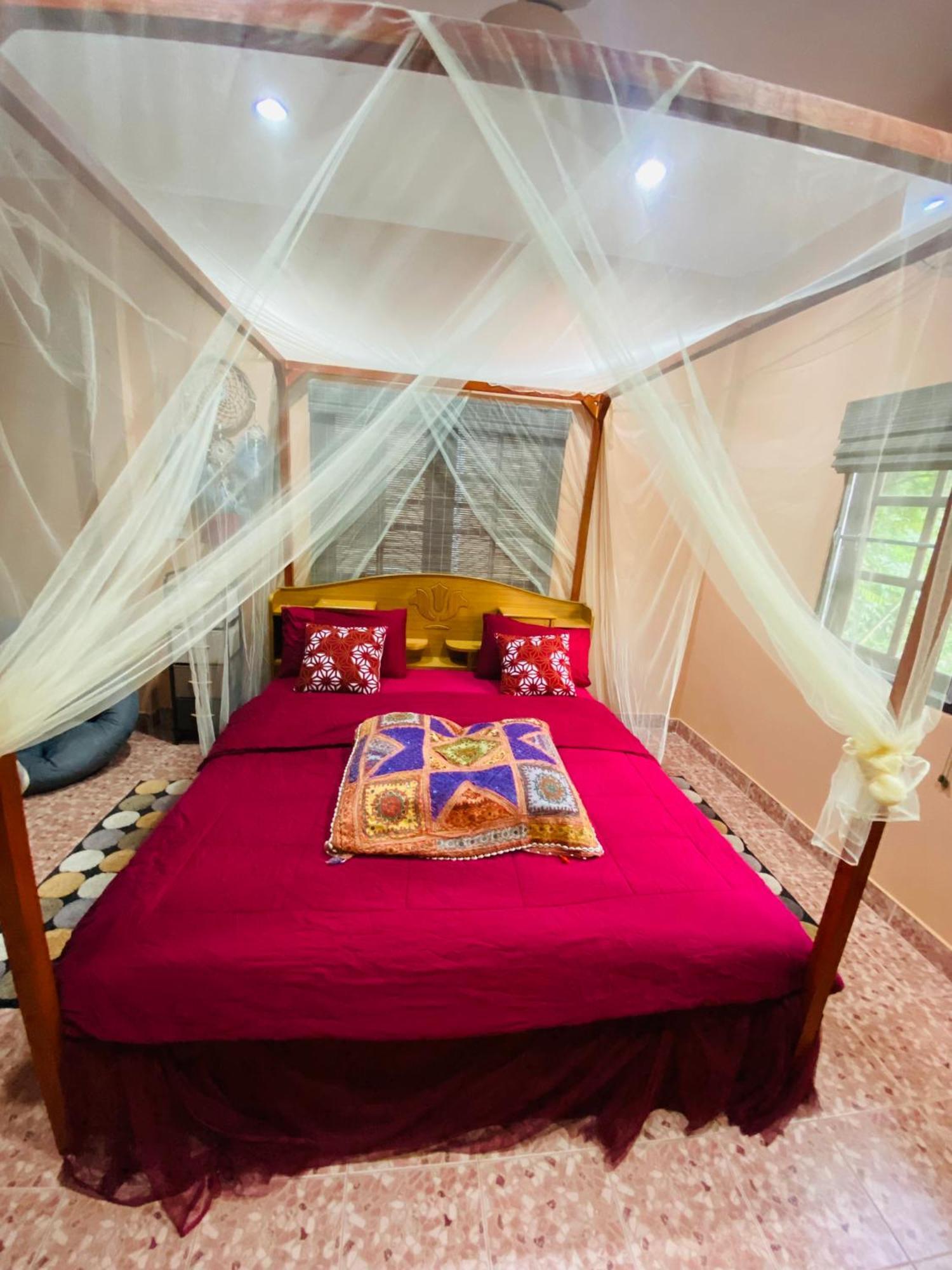 Beachfront Bungalow South Of Phuket Bagian luar foto